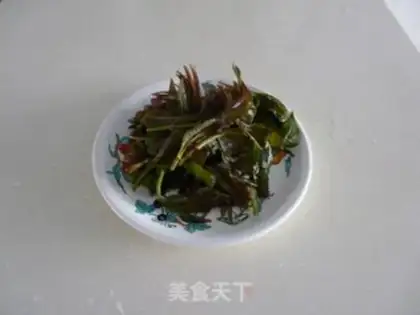 Make fried eggs with Chinese toon step 0