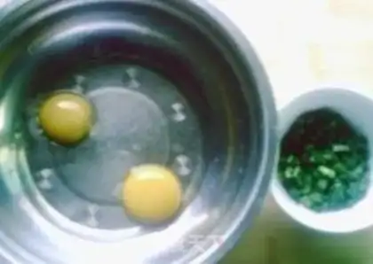 Make Xiao Mian egg cake step 1