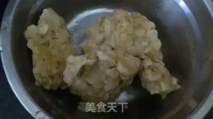 Make Steamed dumplings with pickled cabbage and pork step 3