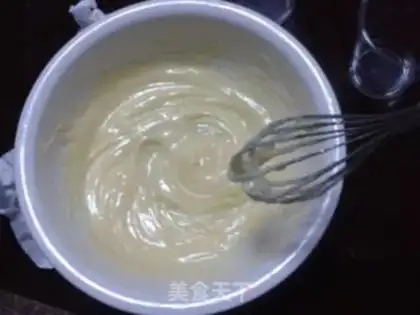 Make egg yolk salad dressing step 4