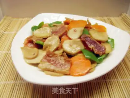 Make Dry stir-fried bacon and apricot mushroom step 9