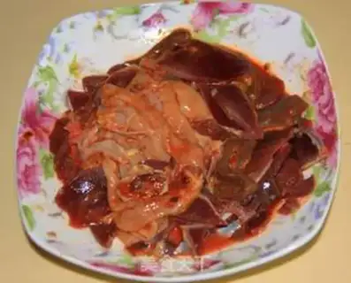 Make stir-fried chicken offal with pickled pepper step 1