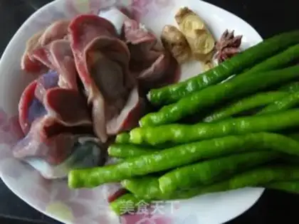 Make stir-fried duck gizzards with green pepper step 0
