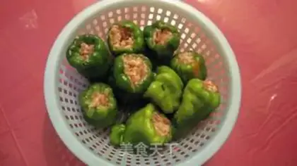 Make Pork stuffed with chili pepper step 2