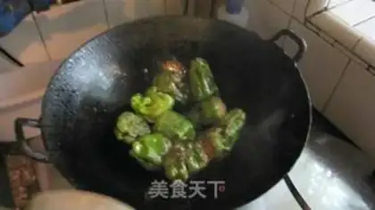 Make Pork stuffed with chili pepper step 3