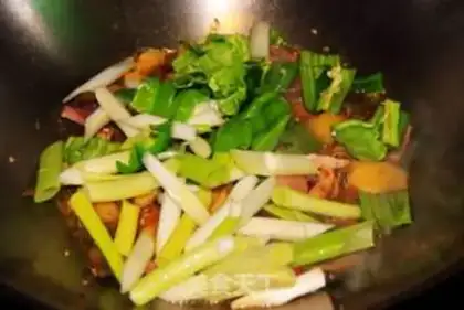 Make stir-fried chicken offal with pickled pepper step 6