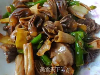 Make stir-fried duck gizzards with green pepper step 4