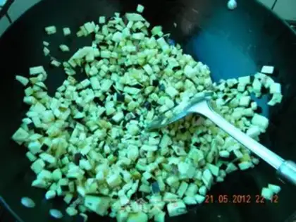 Make diced eggplant with fish flavor step 3