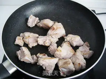 Make Sichuan-style pork ribs with potatoes step 3