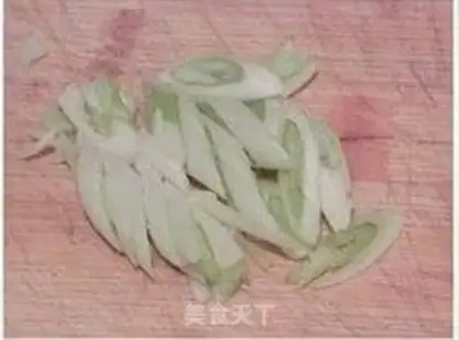 Make stir-fried fungus with day lily step 2