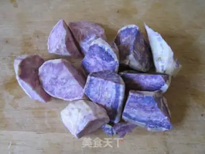Make Lotus seeds, lily and laurel garden porridge step 1
