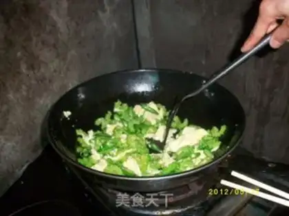 Make Scrambled eggs with bitter gourd step 4