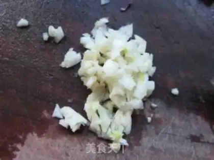 Make Cold salad with purple cabbage and corn kernels step 3