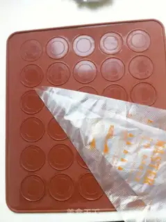 Make Decorative chocolate cookies step 4
