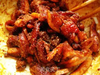 Make Steamed pork with dried plum vegetables and flour step 1