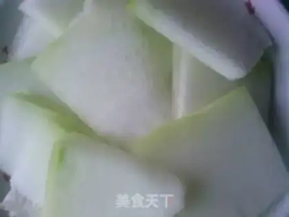 Make Winter melon meatball soup step 1