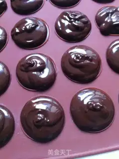Make Decorative chocolate cookies step 7