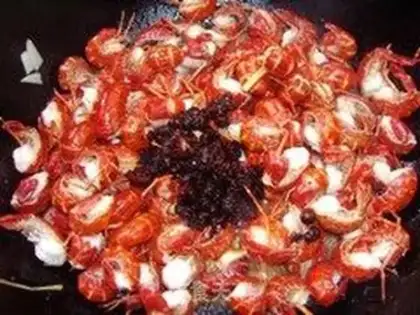 Make Braised shrimp balls in brown sauce step 5