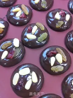 Make Decorative chocolate cookies step 9