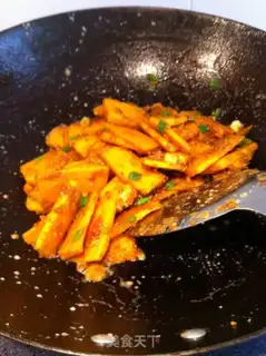 Make stir-fried pumpkin with salted egg yolk step 5