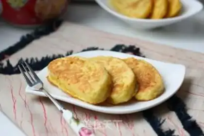 Make Pan-fried steamed buns slices step 6