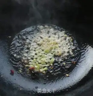Make stir-fried cake with bean sprouts step 3