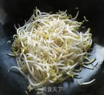 Make stir-fried cake with bean sprouts step 4