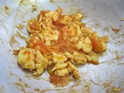 Make Scrambled eggs with red cabbage step 9