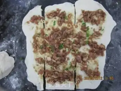 Make onion meat pie step 5