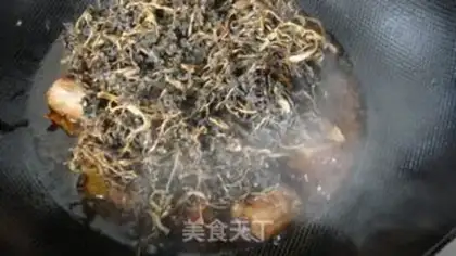 Make Braised pork ribs with dried purslane step 6