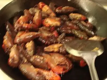 Make Shisanxiang crayfish step 2