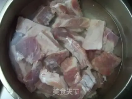 Make Steamed pork ribs with soy sauce and flour step 0