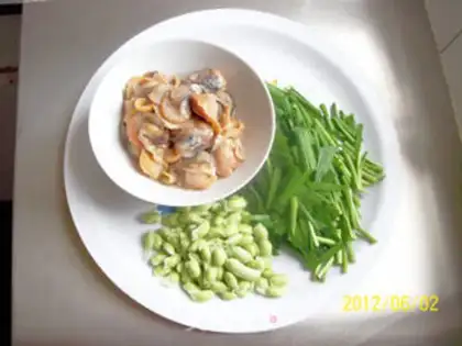 Make stir-fried clam with leek and edame step 5