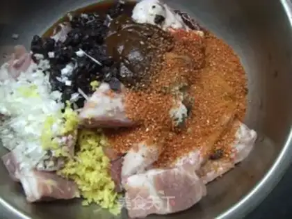 Make Steamed pork ribs with soy sauce and flour step 2