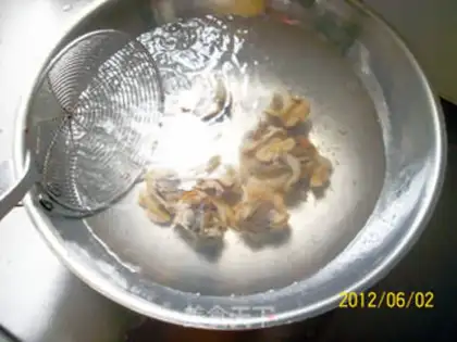 Make stir-fried clam with leek and edame step 8