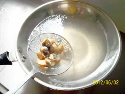 Make stir-fried clam with leek and edame step 9