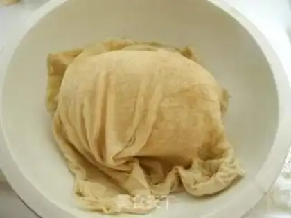 Make Bone soup, fresh meat, sea cucumber wonton step 6