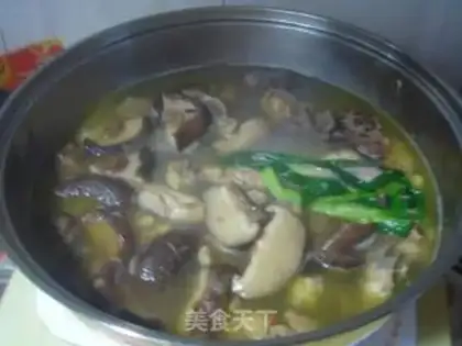 Make Stewed chicken soup with fresh mushrooms step 7