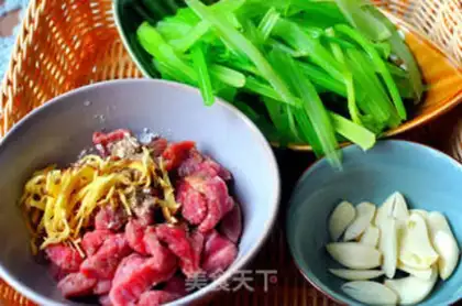 Make Celery and beef tenderloin step 3