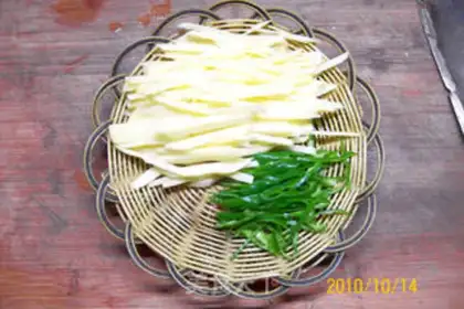 Make green pepper with potato step 2