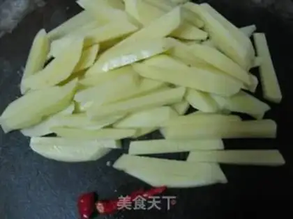 Make stir-fried pork with potatoes step 1