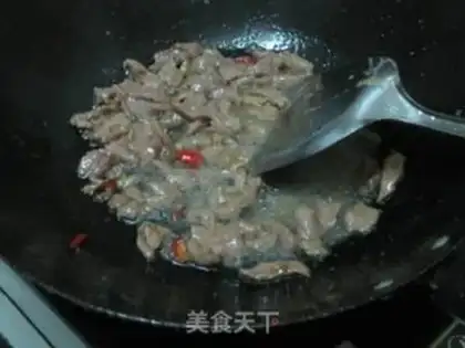 Make stir-fried pork with potatoes step 2