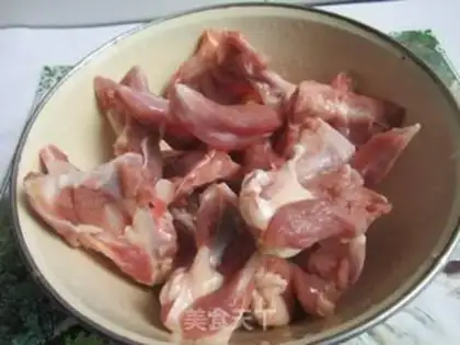 Make Spicy and stewed duck clavicle step 0