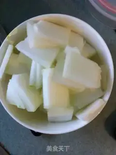 Make stir-fried pickled vegetables with white gourd step 0