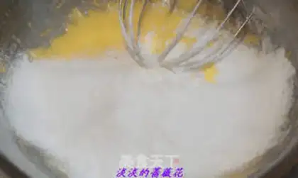 Make Wang Zai mantou snack step 3