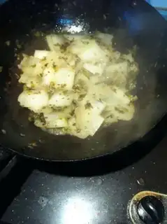 Make stir-fried pickled vegetables with white gourd step 4