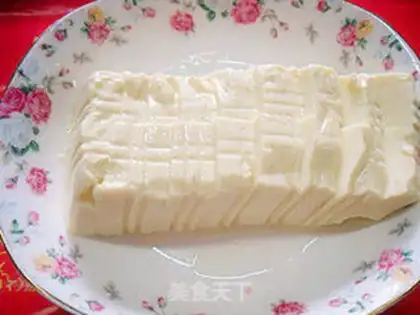 Make Preserved egg mixed with tofu step 1