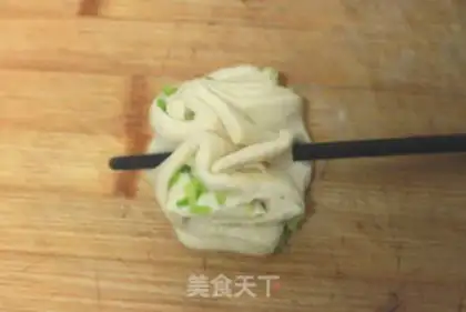 Make Scallion scented roll step 6