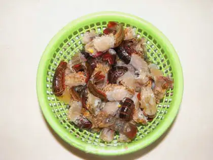Make Dry stir-fried crayfish step 6