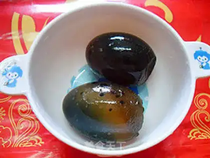 Make Preserved egg mixed with tofu step 2